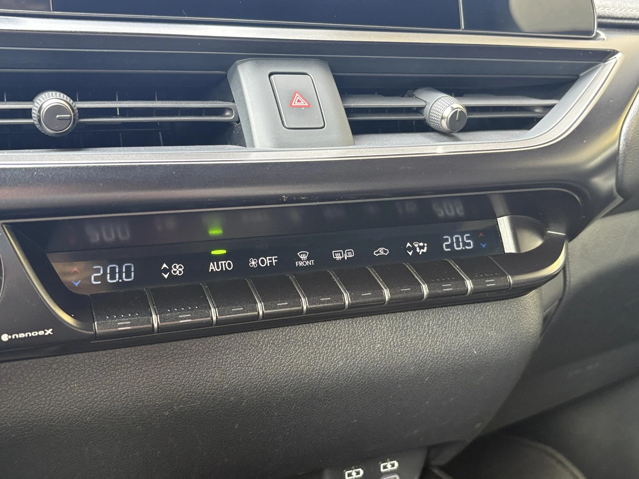 Hoofdafbeelding Lexus UX