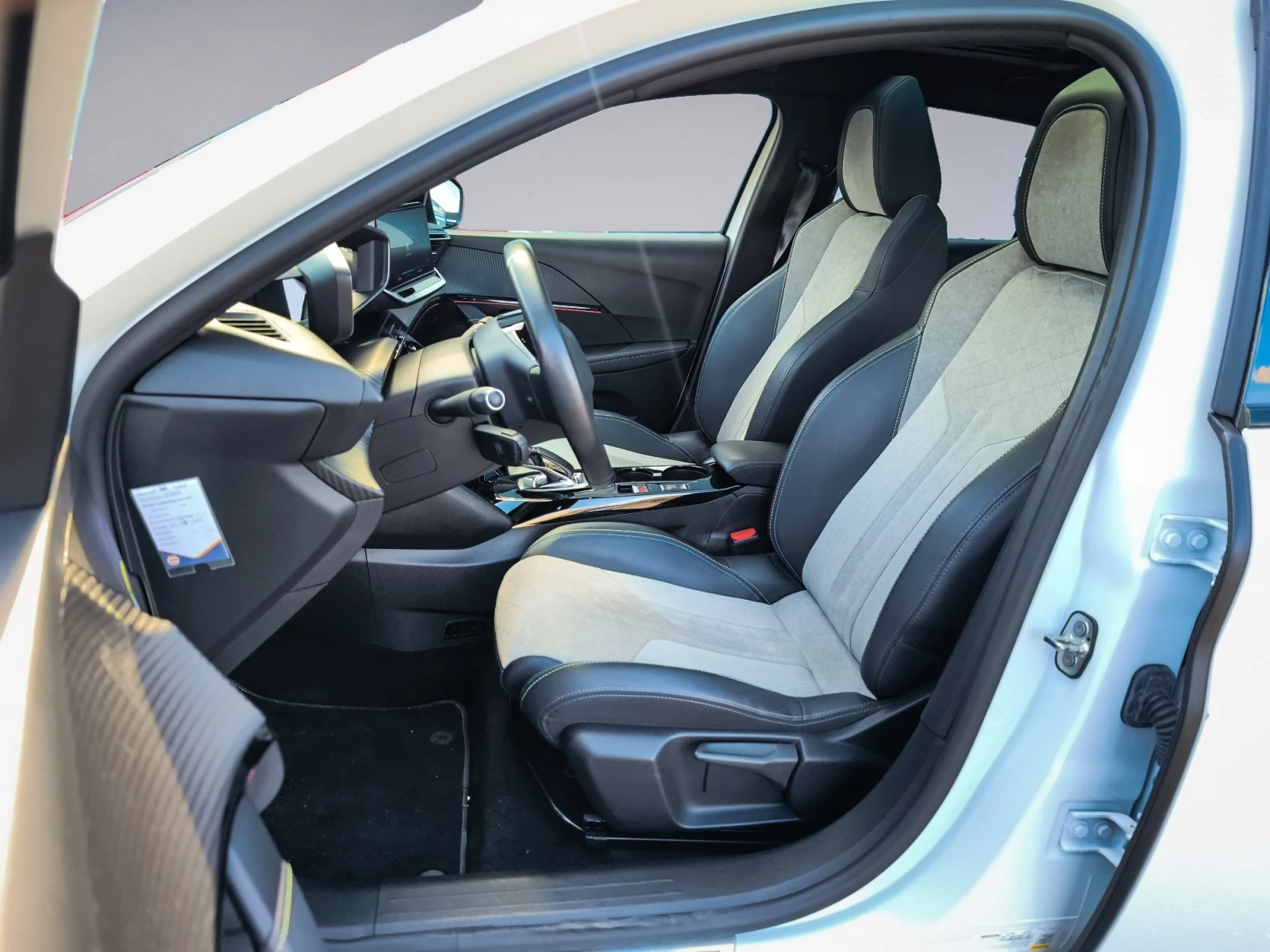 Hoofdafbeelding Peugeot e-208