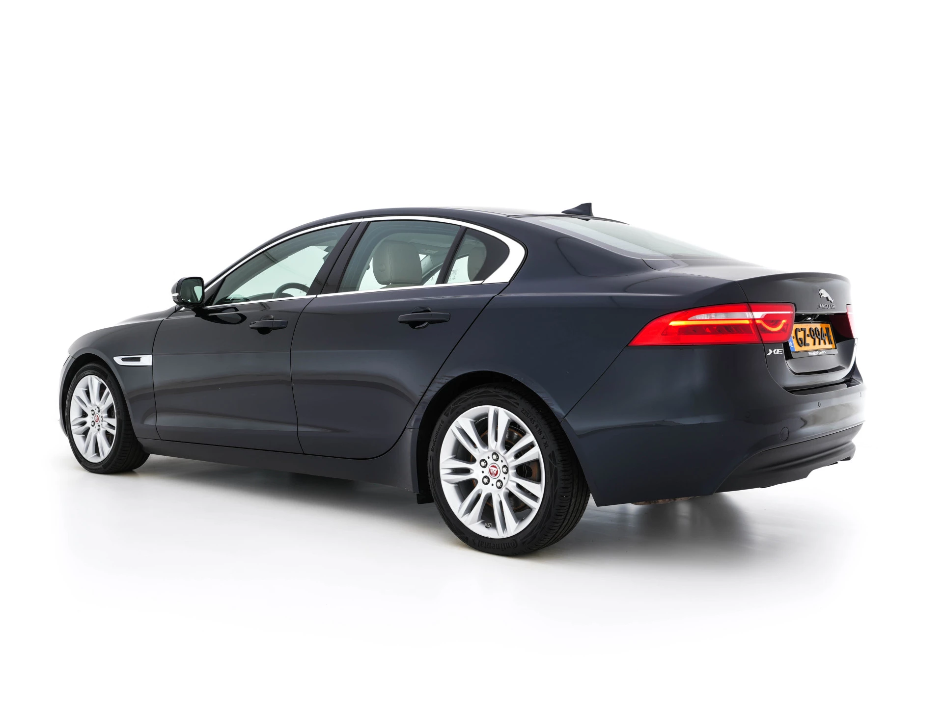 Hoofdafbeelding Jaguar XE