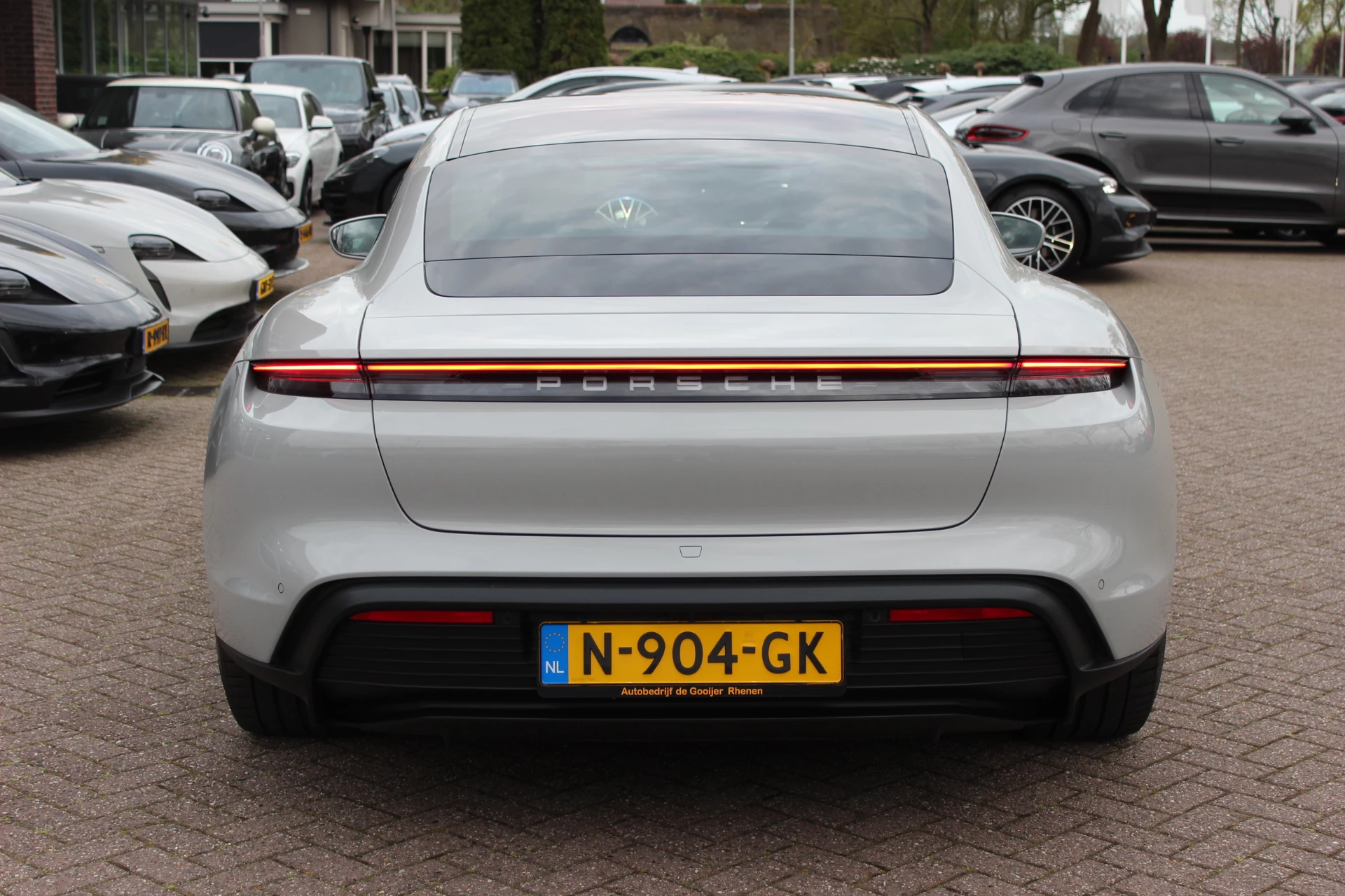 Hoofdafbeelding Porsche Taycan