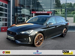 Hoofdafbeelding CUPRA Leon Sportstourer CUPRA Leon Sportstourer 1.4 TSI DSG VZ E-HYBRID TREKHAAK/CAMERA/LEDER/MEMORY/NAVI/ACC/ST