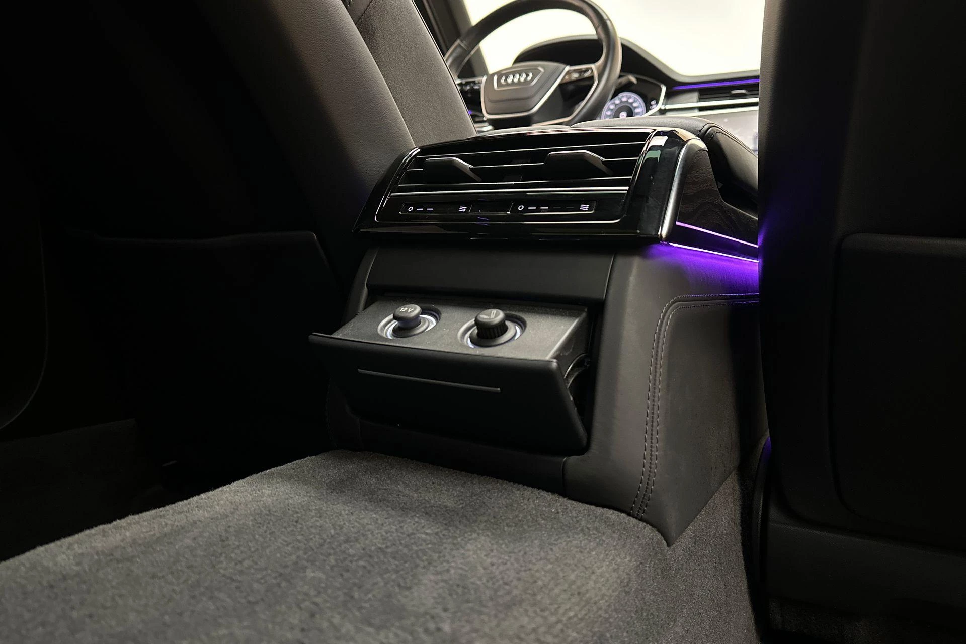 Hoofdafbeelding Audi A8