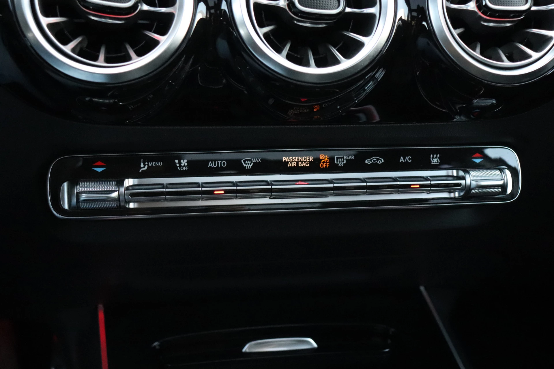 Hoofdafbeelding Mercedes-Benz EQA