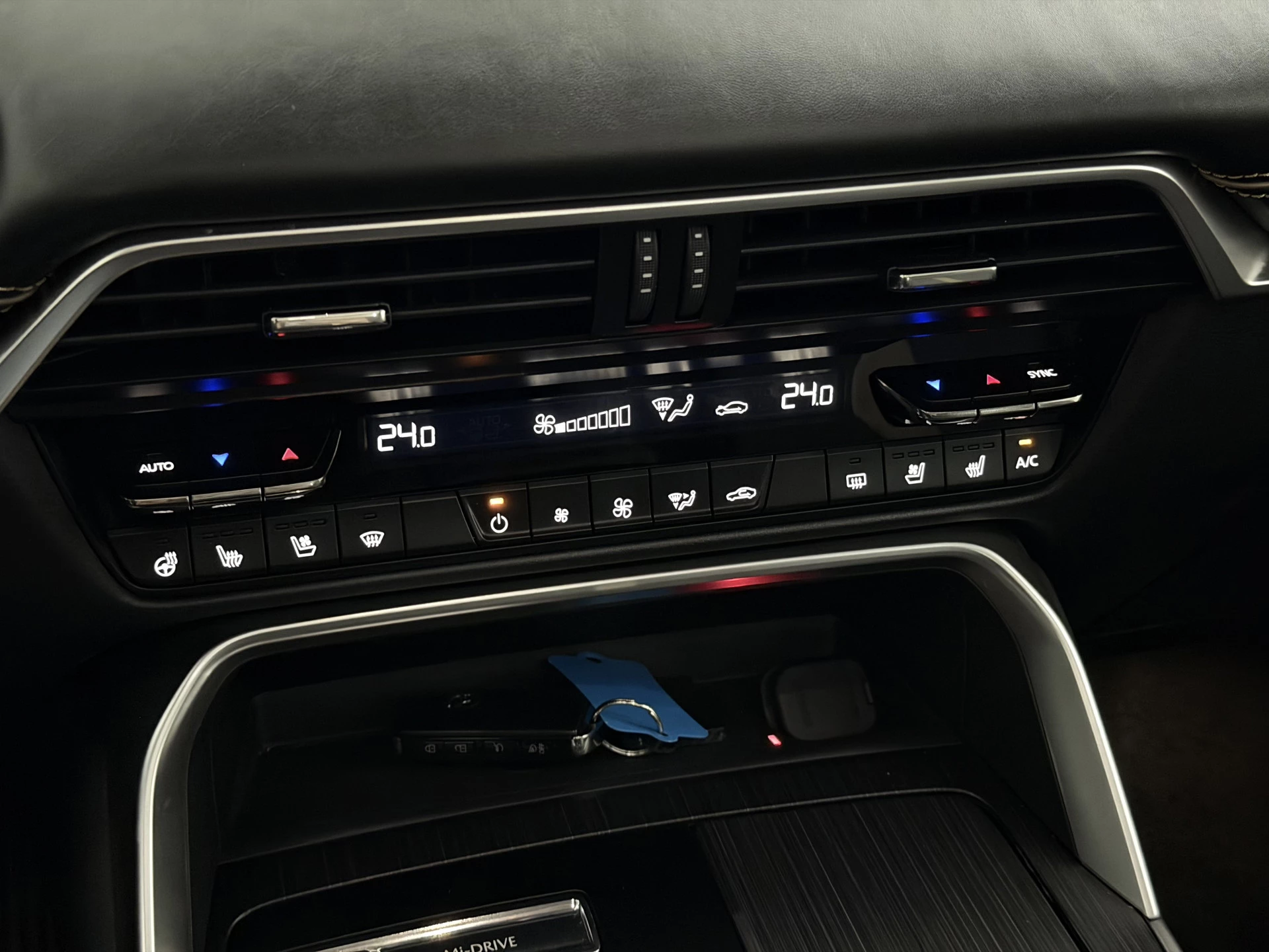 Hoofdafbeelding Mazda CX-60