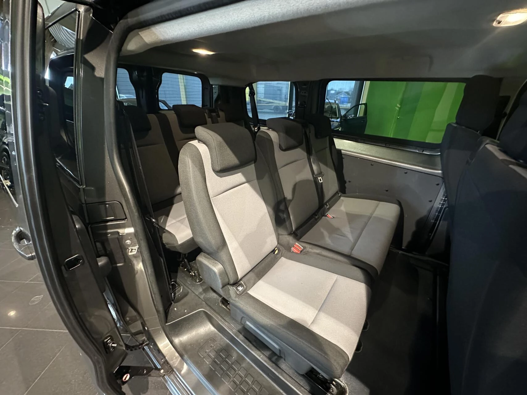 Hoofdafbeelding Peugeot Traveller