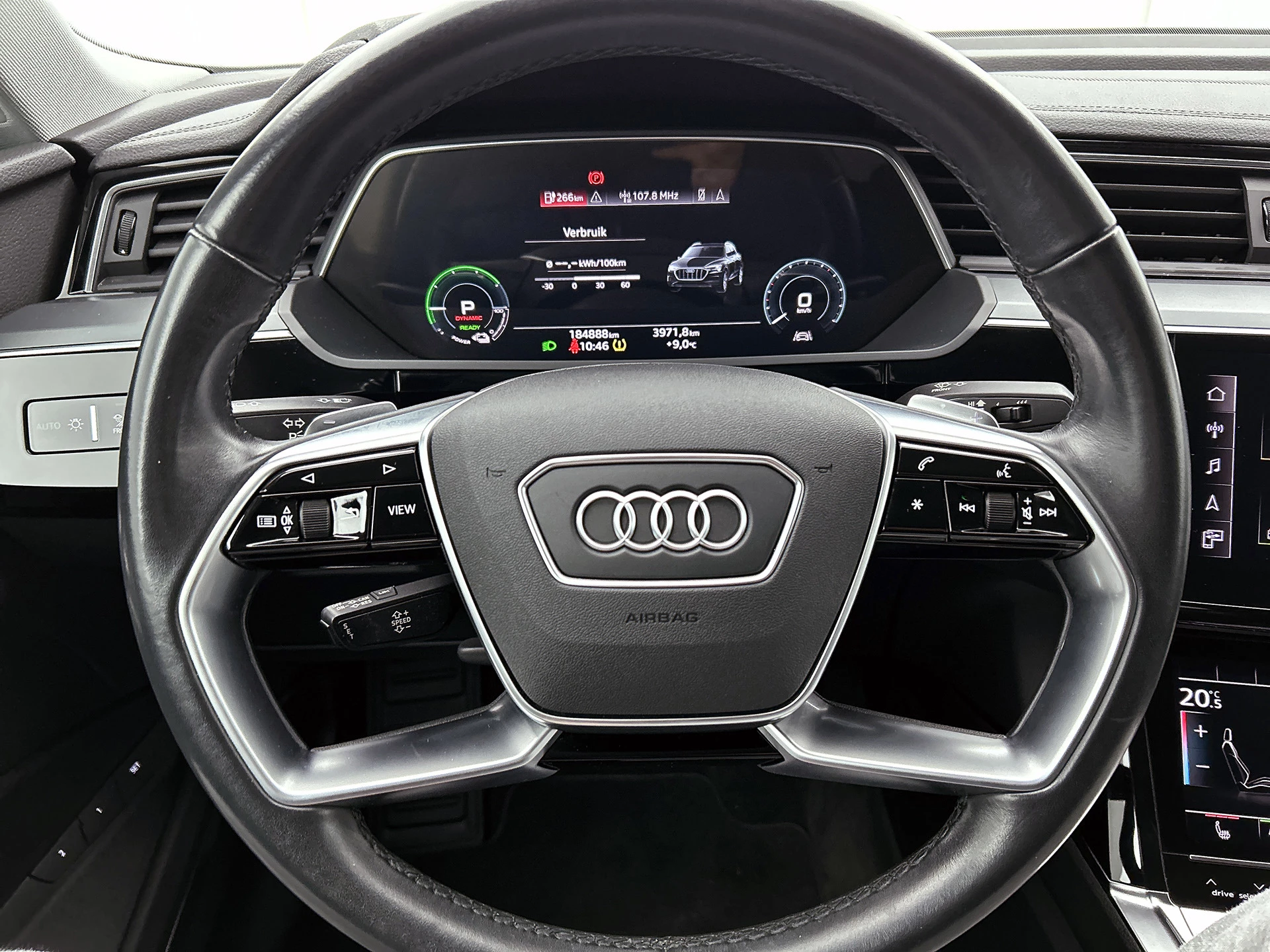 Hoofdafbeelding Audi e-tron