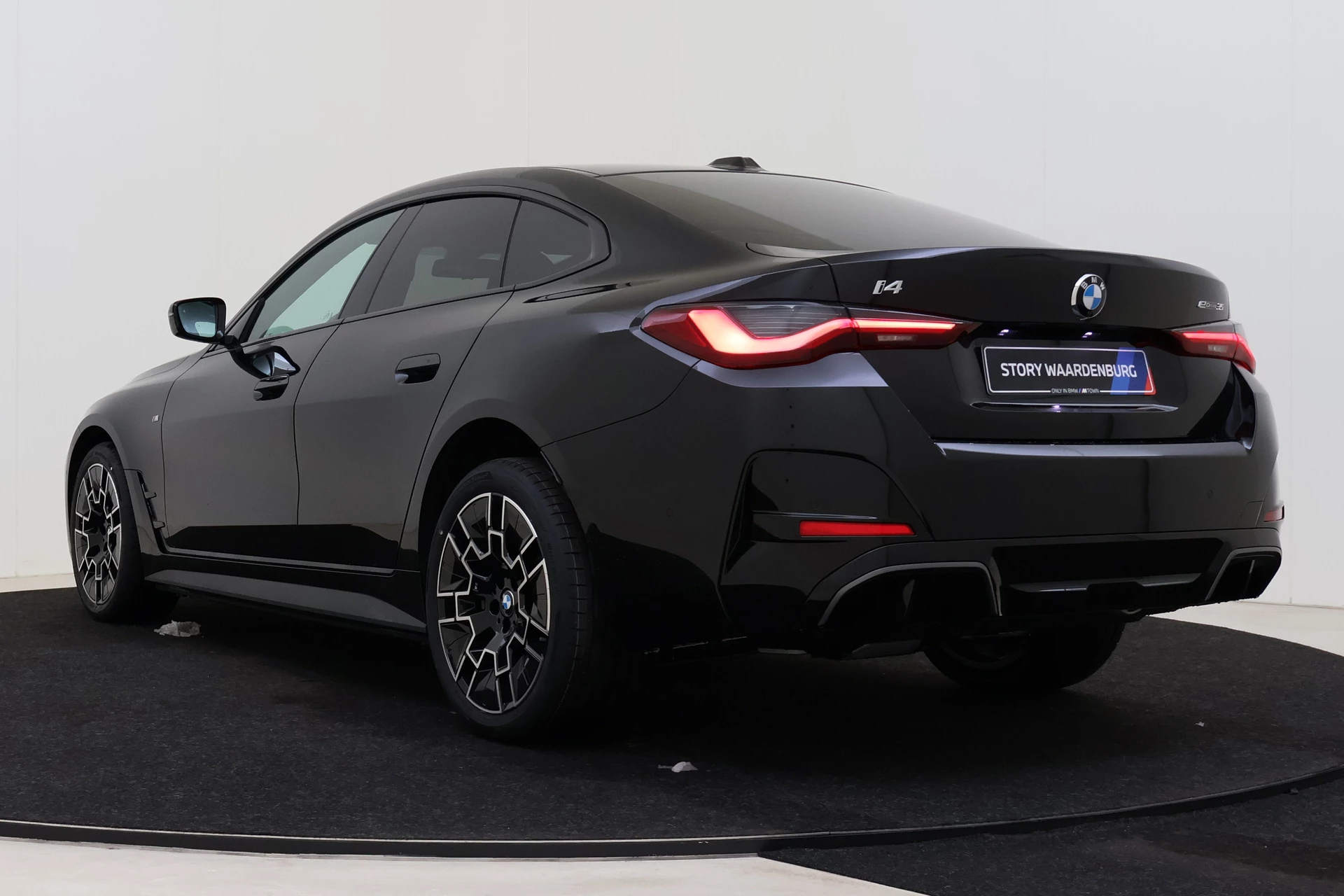 Hoofdafbeelding BMW i4