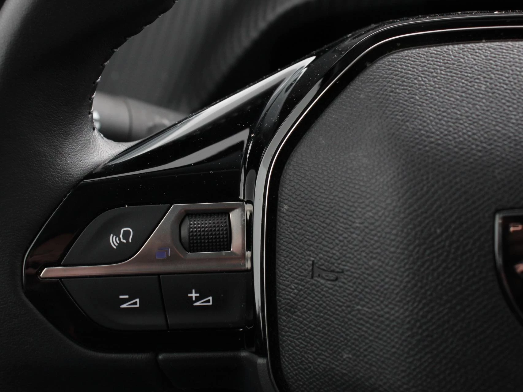 Hoofdafbeelding Peugeot e-208