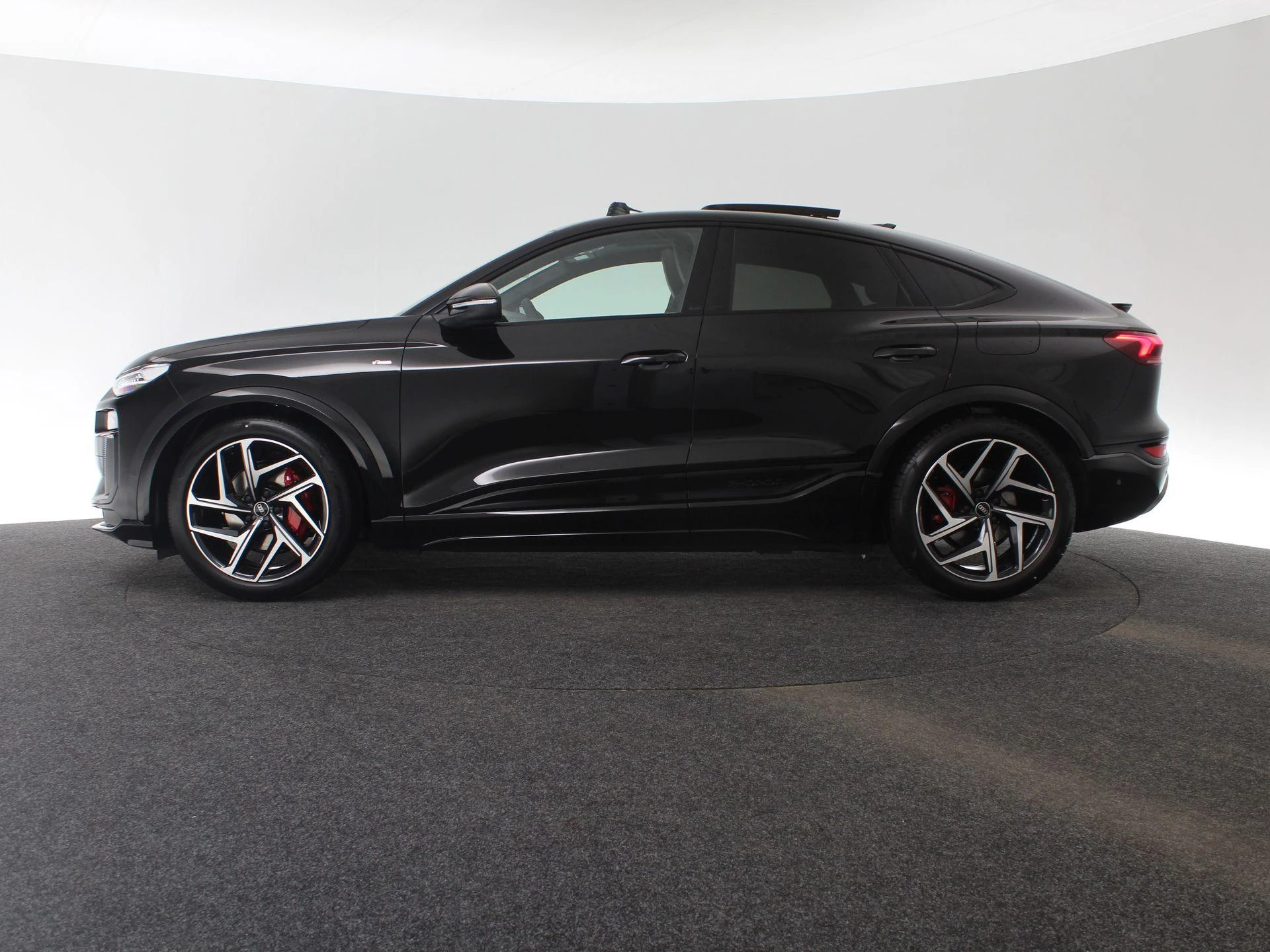 Hoofdafbeelding Audi Q6 e-tron