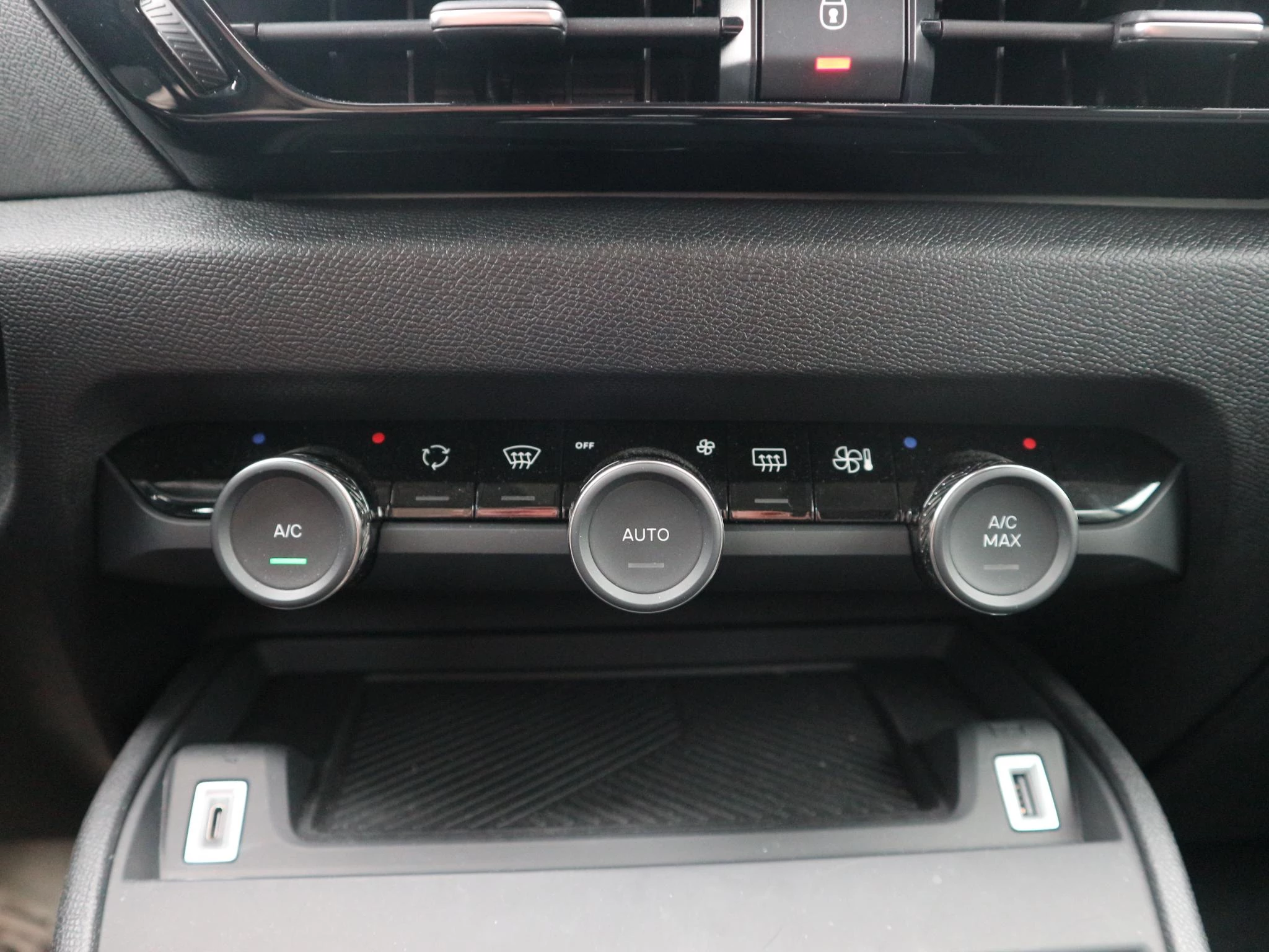 Hoofdafbeelding Citroën ë-C4