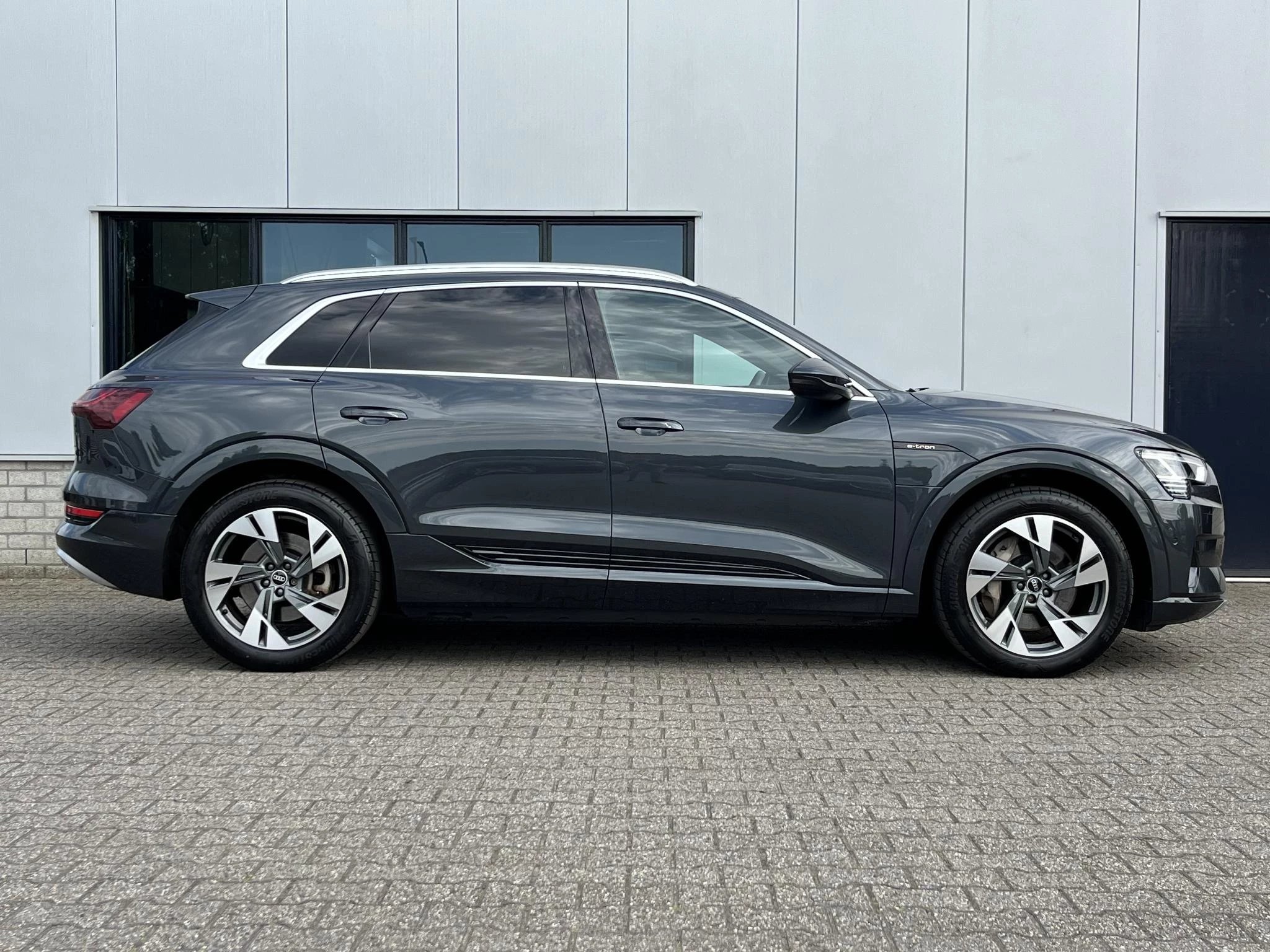 Hoofdafbeelding Audi e-tron