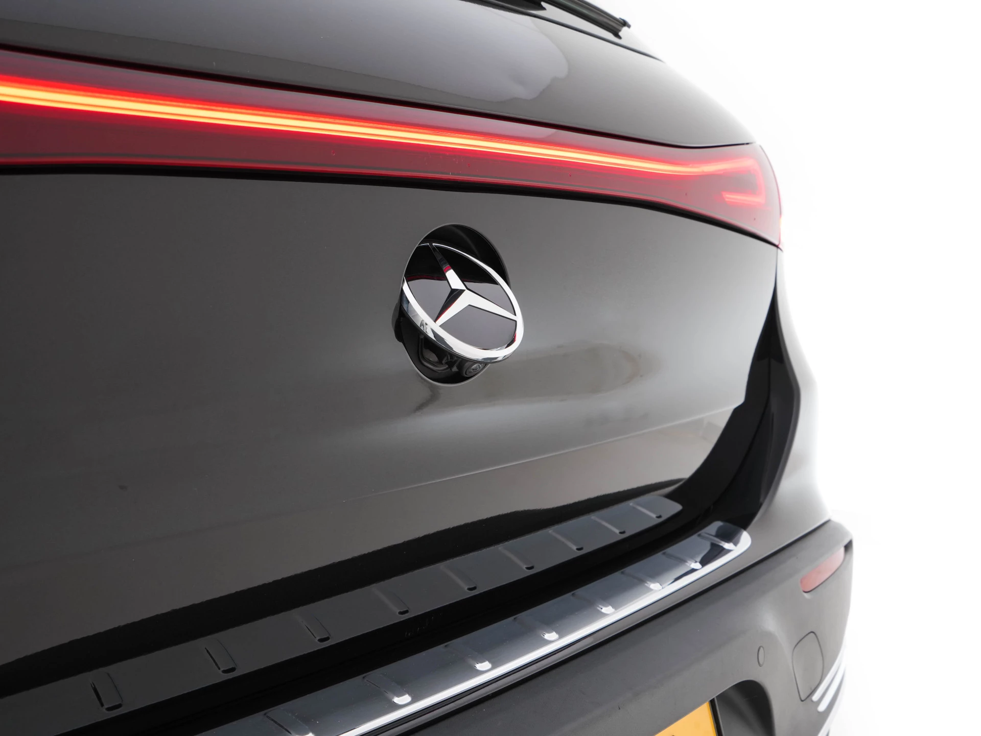Hoofdafbeelding Mercedes-Benz EQA