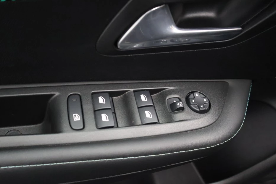 Hoofdafbeelding Peugeot e-208