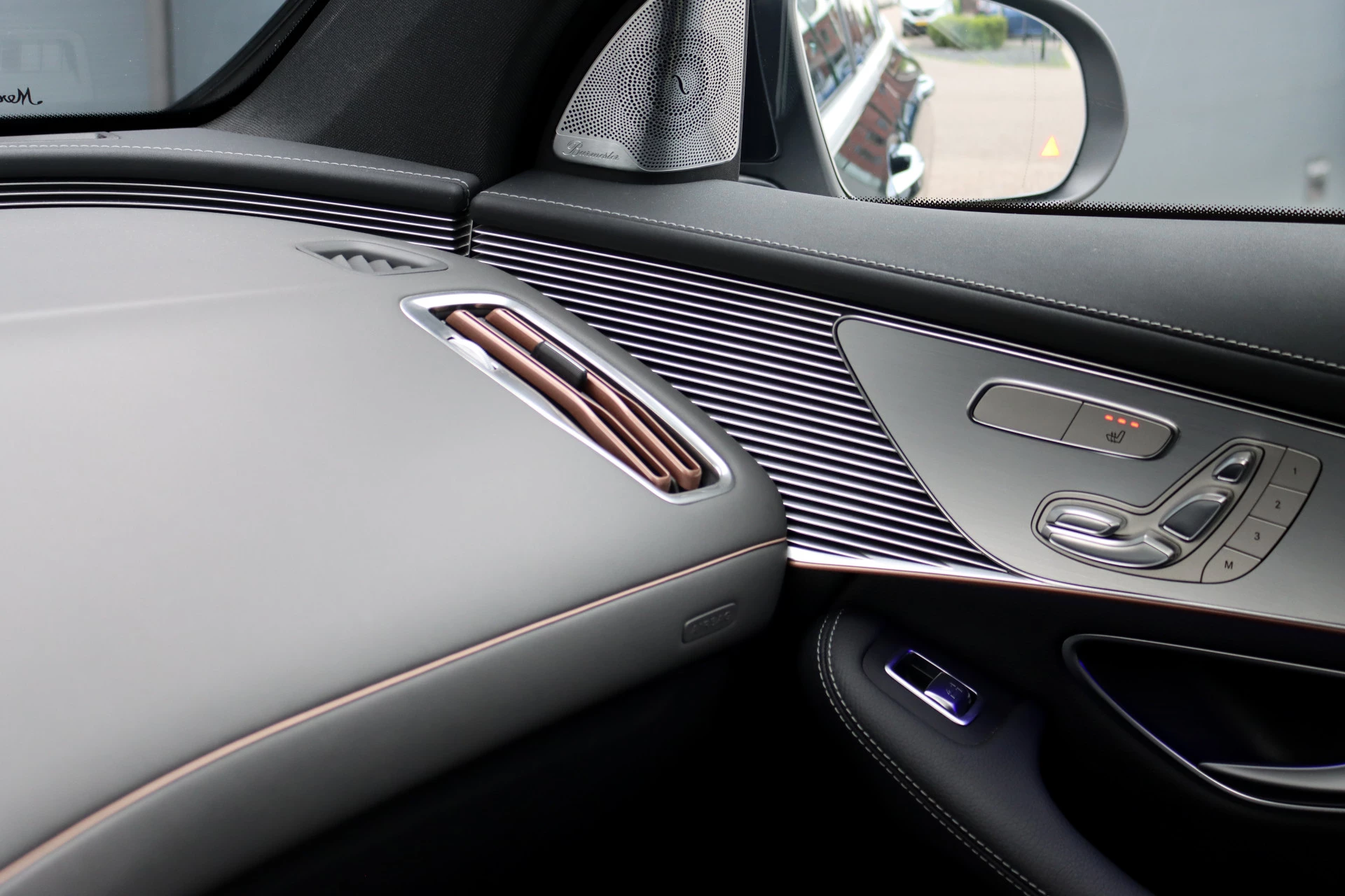 Hoofdafbeelding Mercedes-Benz EQC