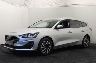 Hoofdafbeelding Ford Focus Ford Focus 1.0 EcoBoost Hybrid Titanium |Camera|groot Navi|