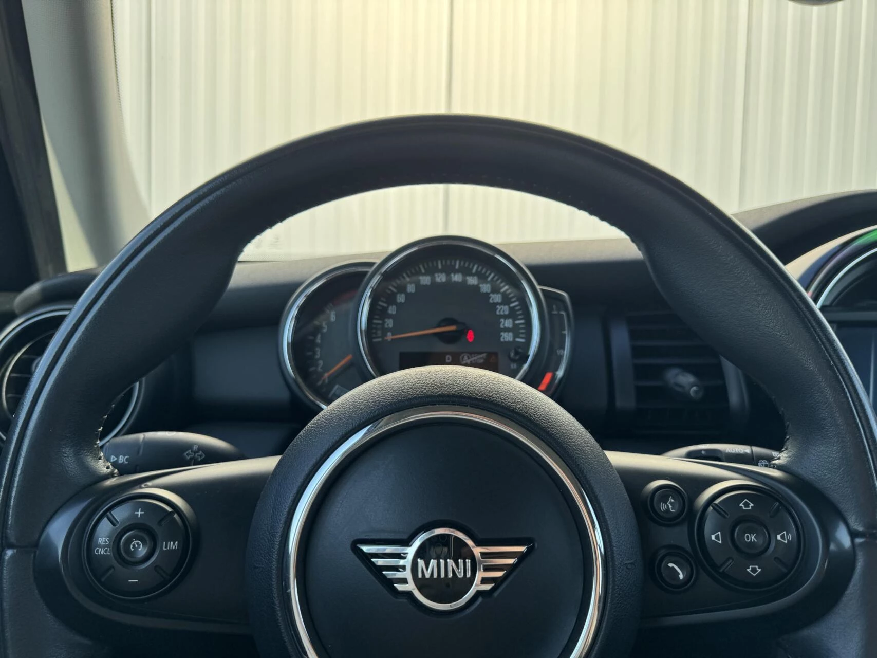 Hoofdafbeelding MINI One