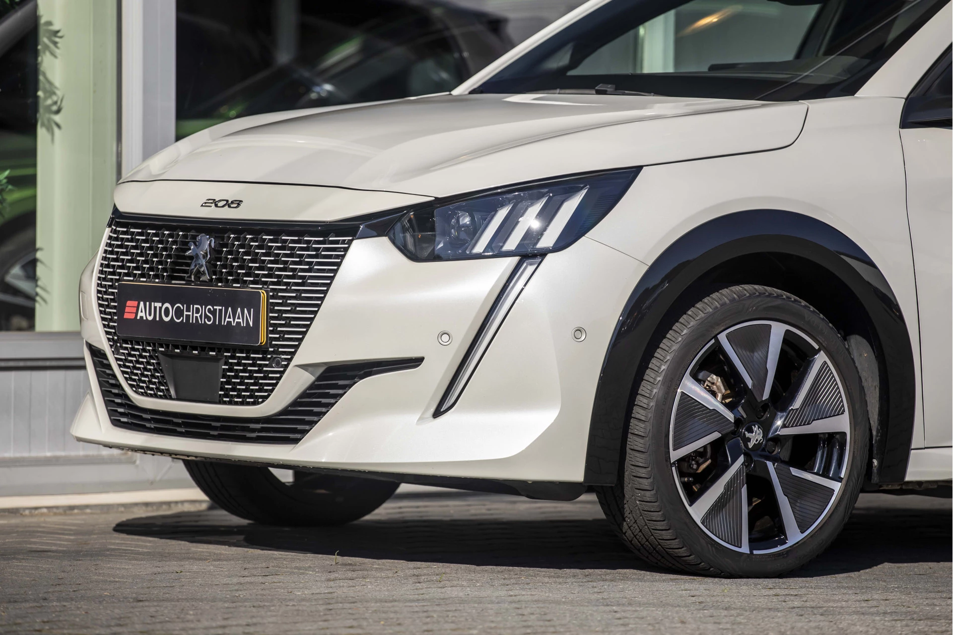 Hoofdafbeelding Peugeot e-208