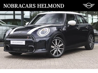 Hoofdafbeelding MINI Cooper S MINI Cooper S Hatchback Classic Automaat / Achteruitrijcamera / Stoelverwarming / Cruise Control / PDC achter / Comfort Access / Navigatie / Driving Assistant