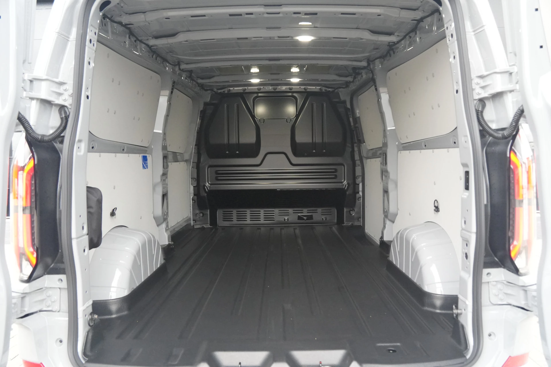 Hoofdafbeelding Ford E-Transit Custom