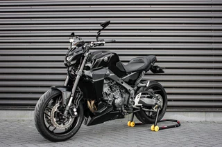 Yamaha Tour MT- 09 ABS 119PK 2022 / 2DKM / NIEUWSTAAT / COMPLETE DOCUMENTATIE / MIVV ITALIAN / QUICK SHIFT / DIRECT RIJDEN / FUL