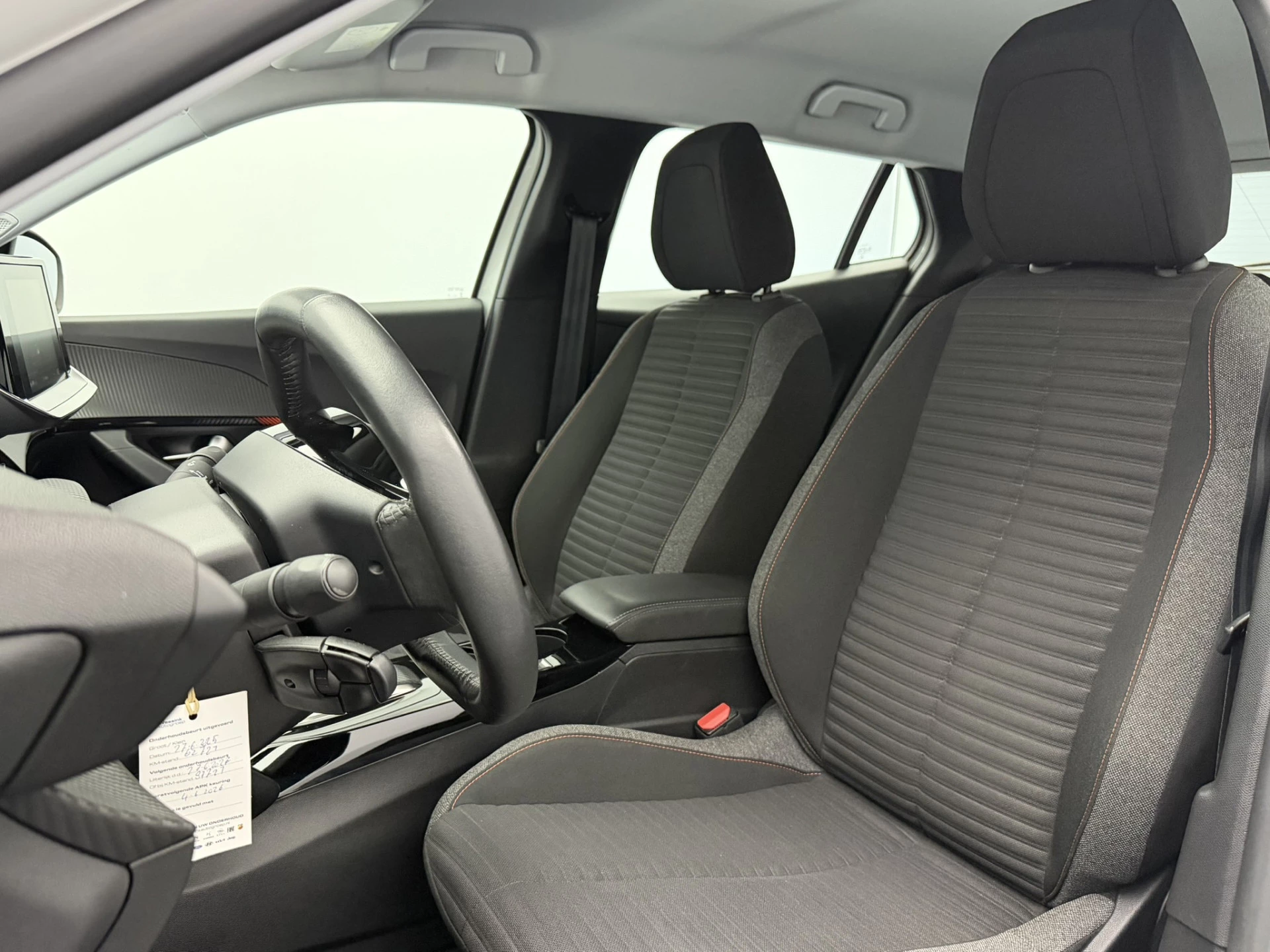 Hoofdafbeelding Peugeot e-2008