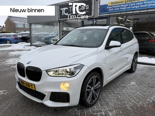 BMW X1 sDrive20i M-sport Automaat | Panoramadak | Leren bekleding | Stoelverwarming | Flippers | Cruise & climate control | Head-up display | Shadow line | Parkeersensoren voor en achter