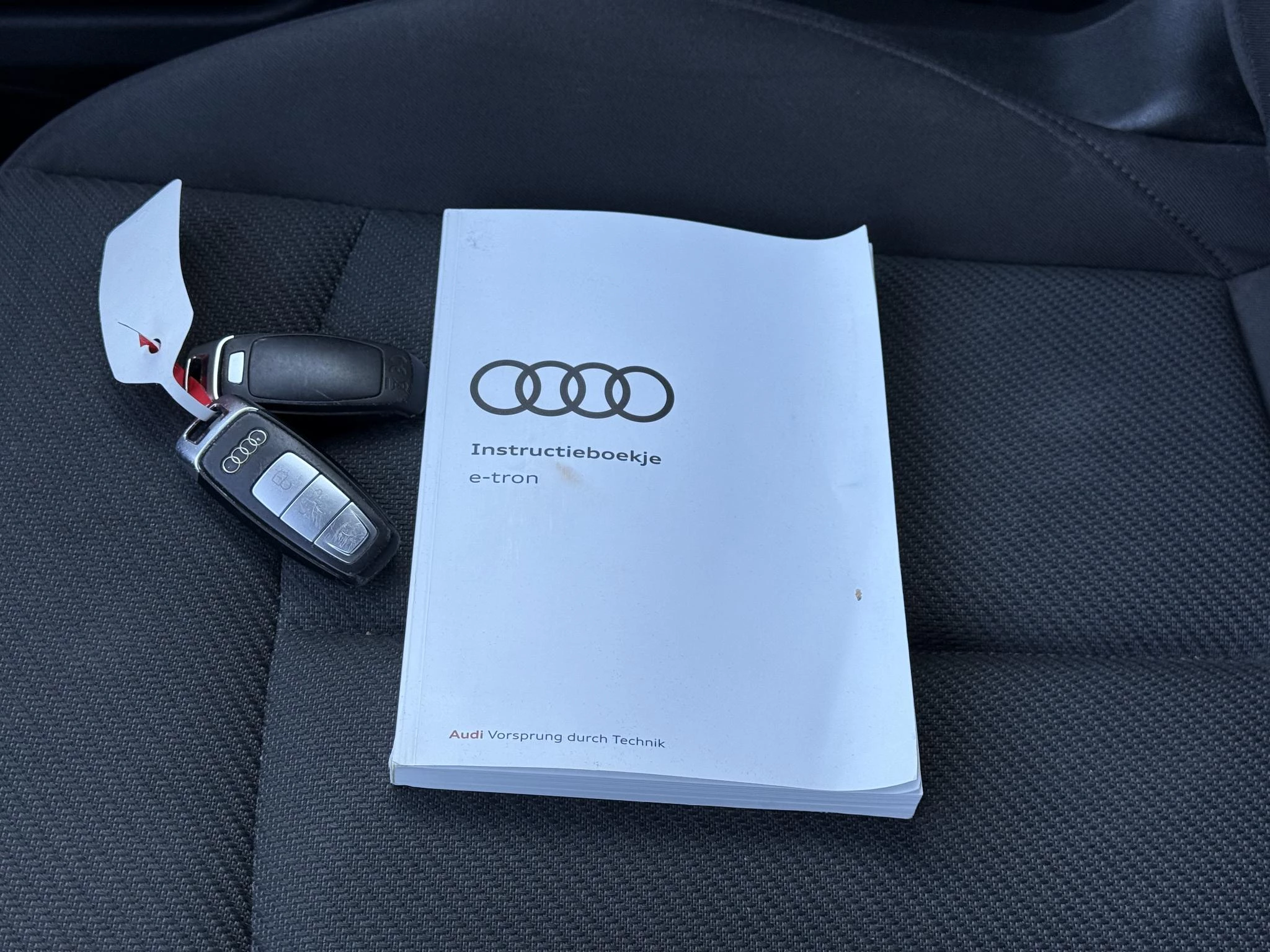 Hoofdafbeelding Audi e-tron