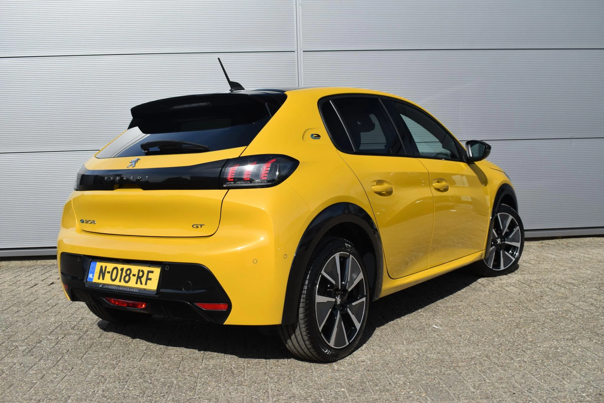 Hoofdafbeelding Peugeot e-208