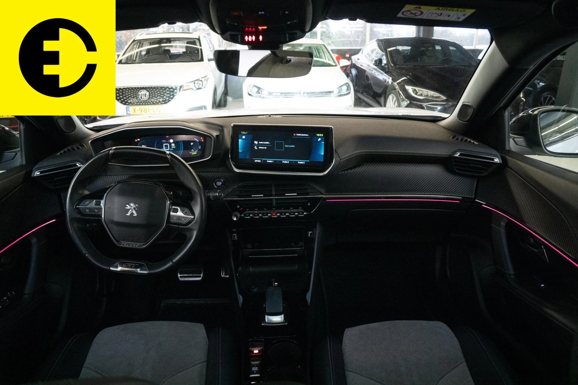 Hoofdafbeelding Peugeot e-2008