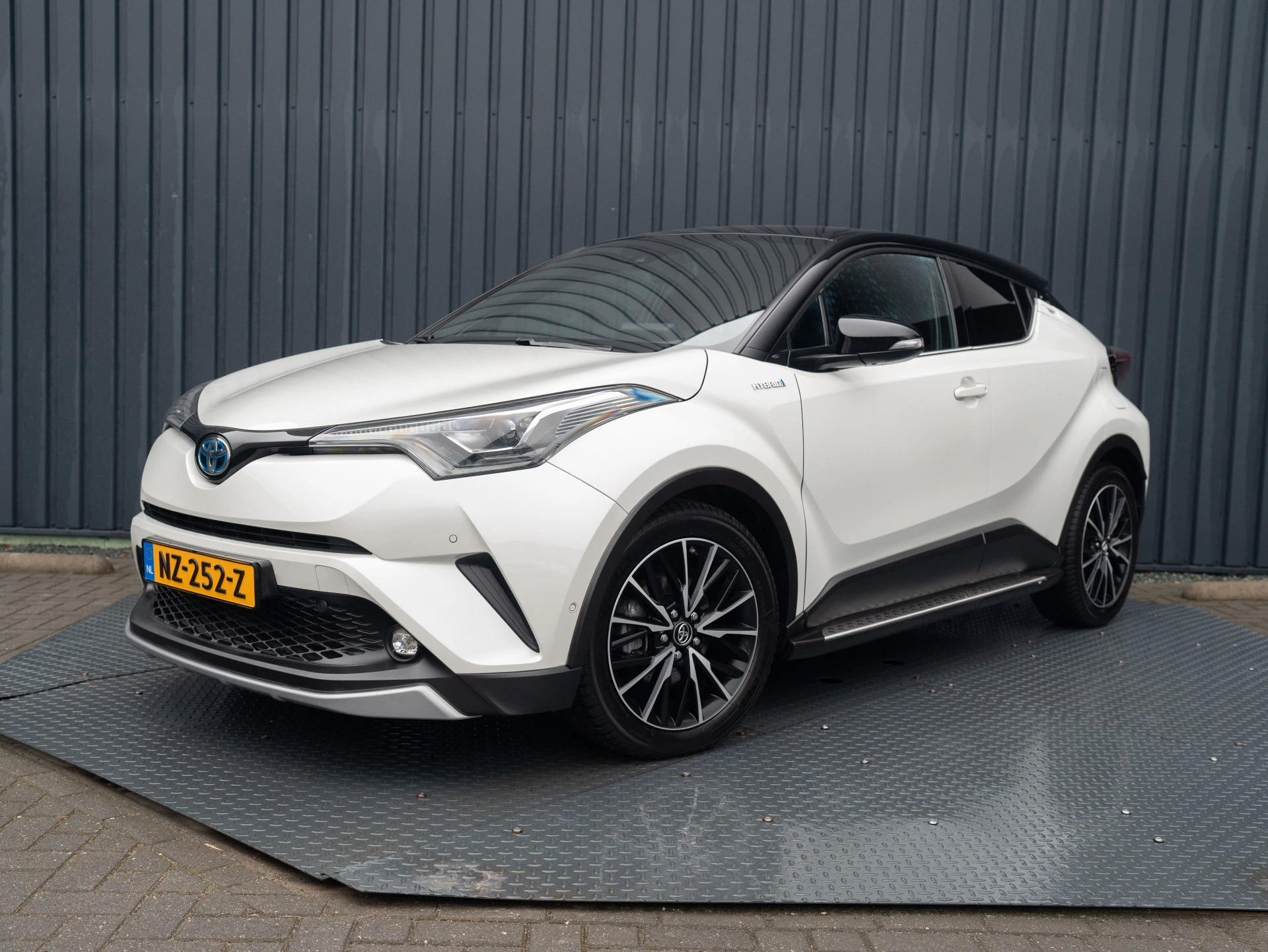 Hoofdafbeelding Toyota C-HR