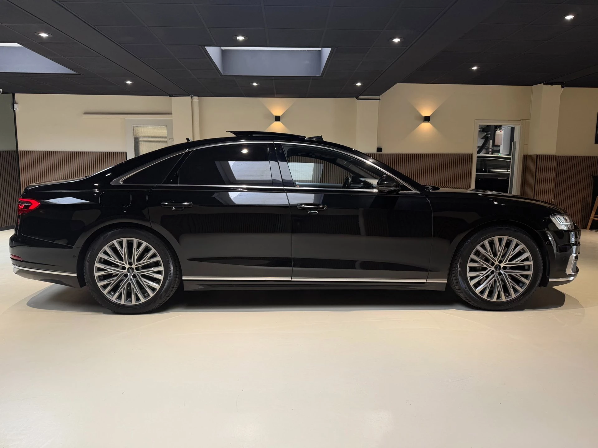 Hoofdafbeelding Audi A8
