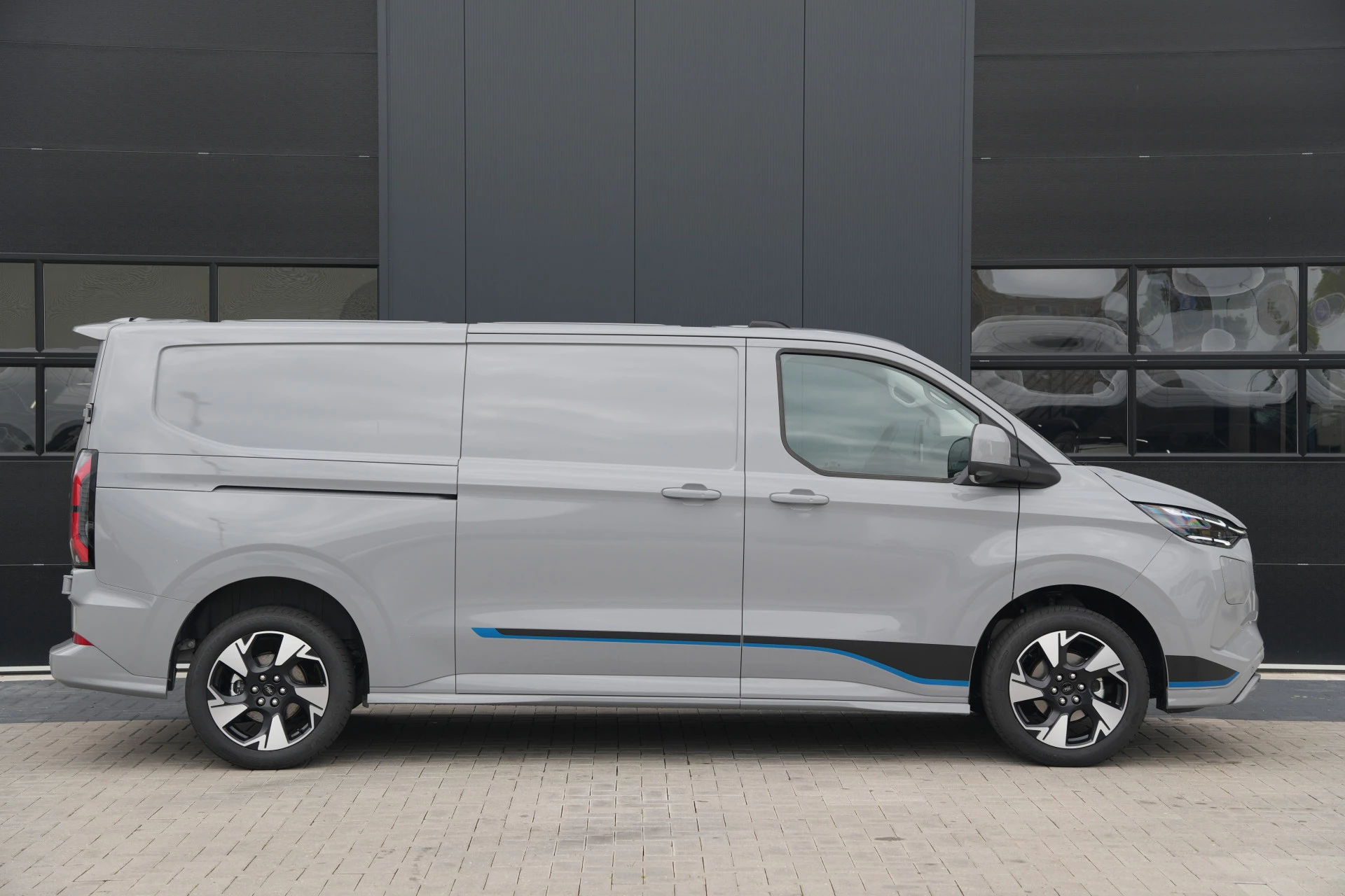 Hoofdafbeelding Ford E-Transit Custom
