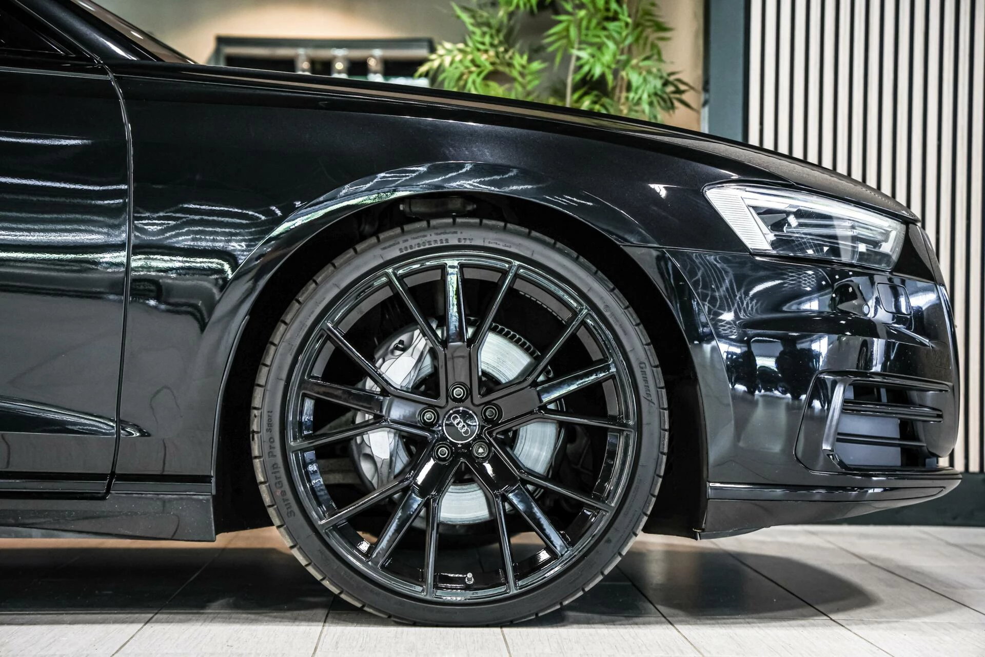 Hoofdafbeelding Audi A8