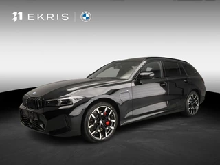 BMW 3 Serie Touring 330e Individual Lak | M Sportpakket Pro | Innovation Pack | Comfort Pack | Panoramadak | Trekhaak