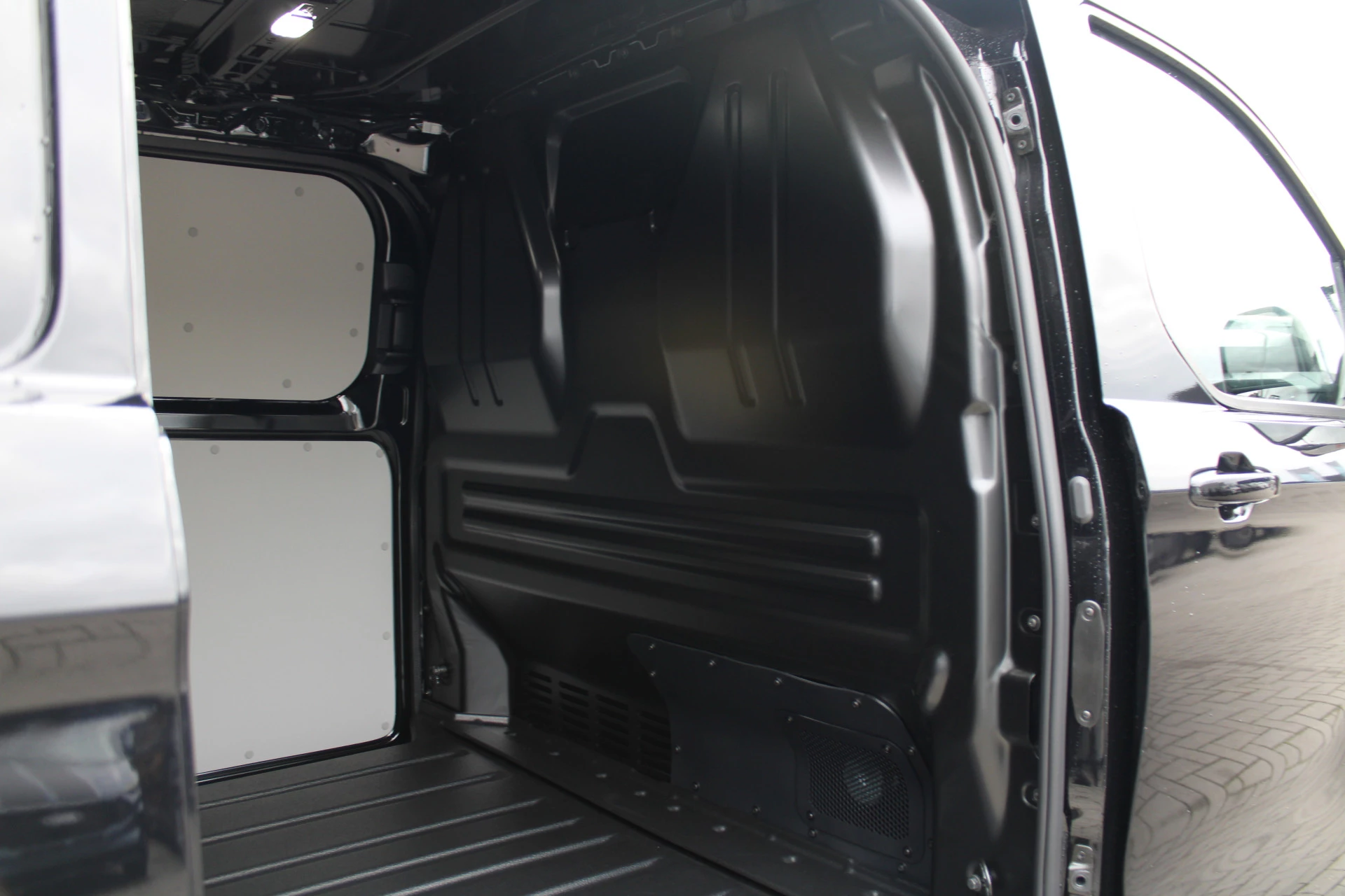 Hoofdafbeelding Ford E-Transit Custom