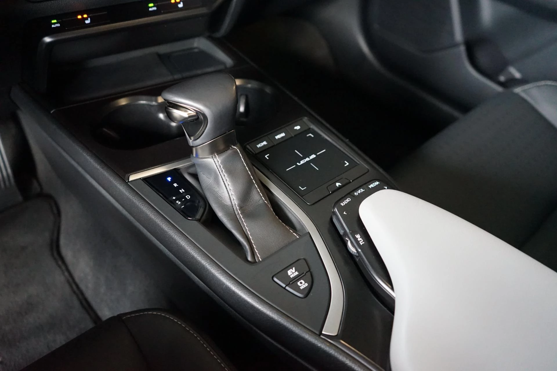 Hoofdafbeelding Lexus UX