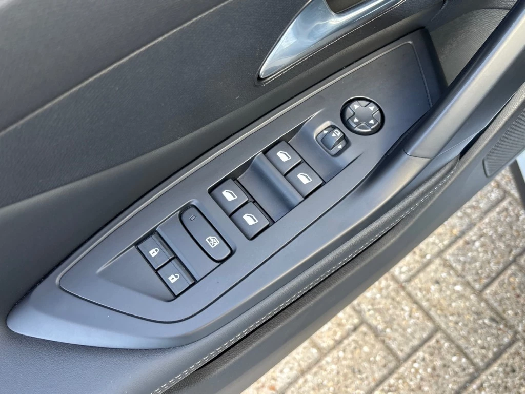 Hoofdafbeelding Peugeot 408