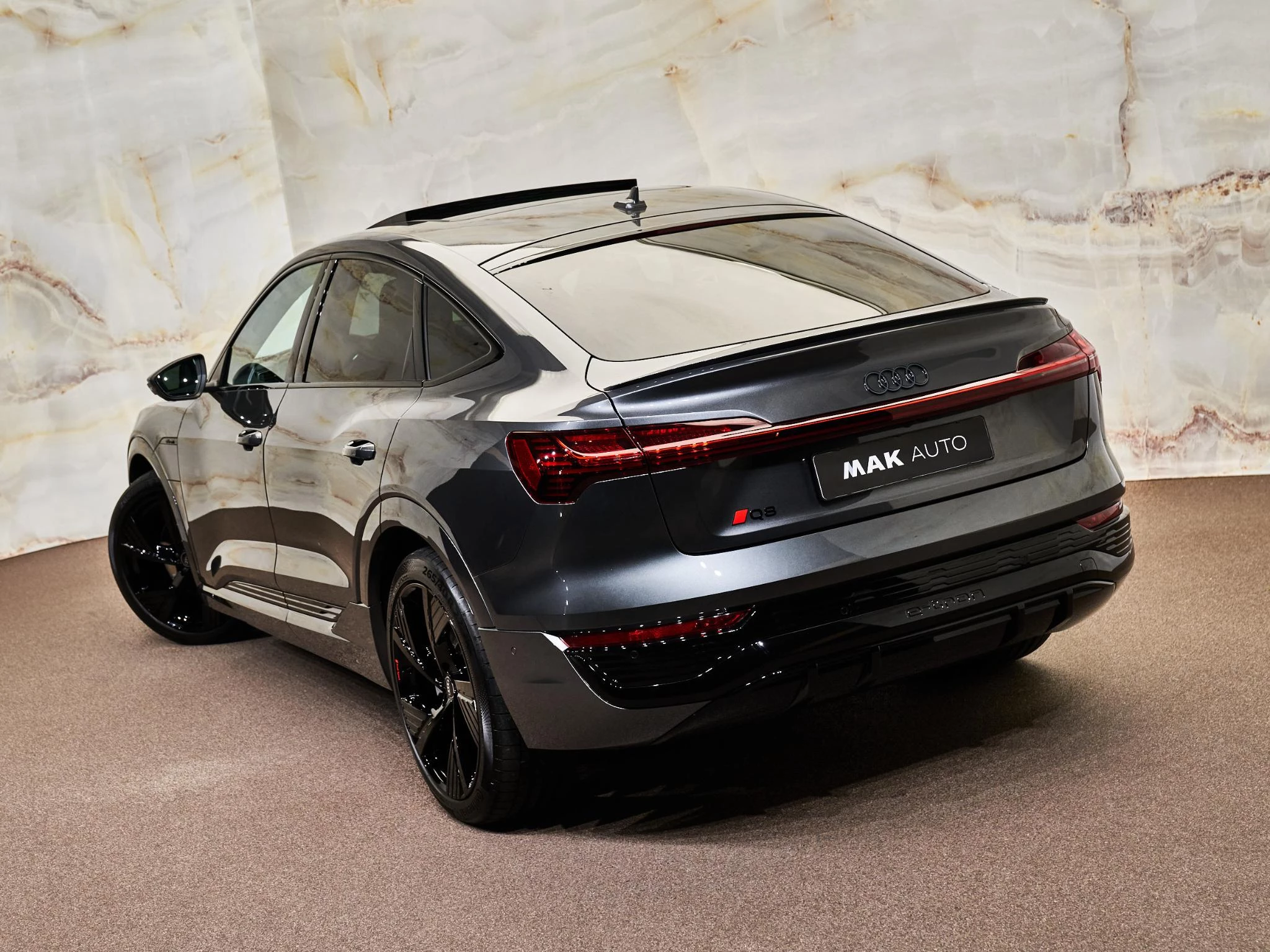 Hoofdafbeelding Audi Q8 Sportback e-tron