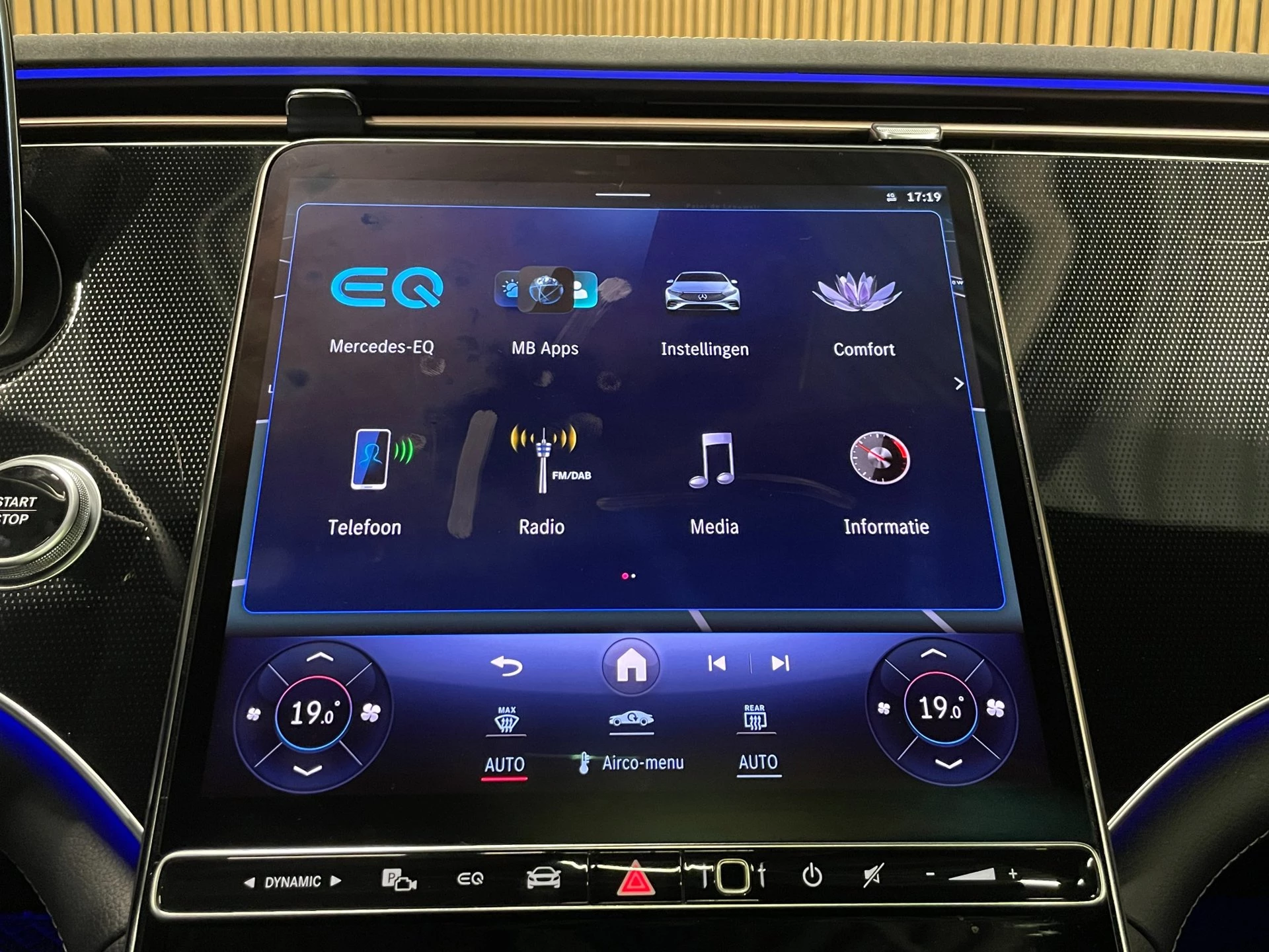Hoofdafbeelding Mercedes-Benz EQS