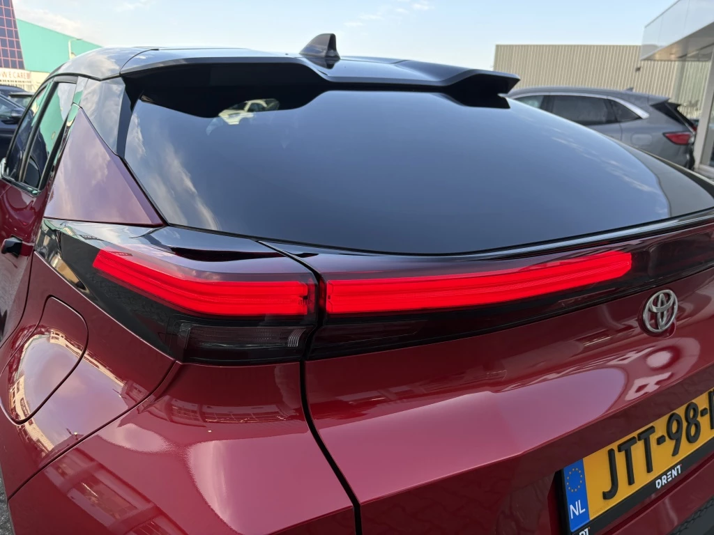 Hoofdafbeelding Toyota C-HR