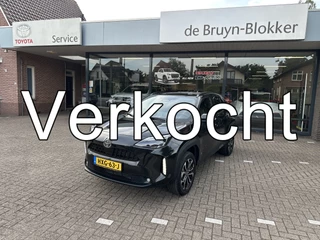 Hoofdafbeelding Toyota Yaris Cross Toyota Yaris Cross 1.5 Hybrid 130pk Executive Limited dodehoekdetectie / stoelverwarming / stuurwielverwarming / parkeersensoren voor + achter / Navigatie / Apple Carplay / Android Auto / parkeercamera / 10 jaar garantie / rijklaarprijs
