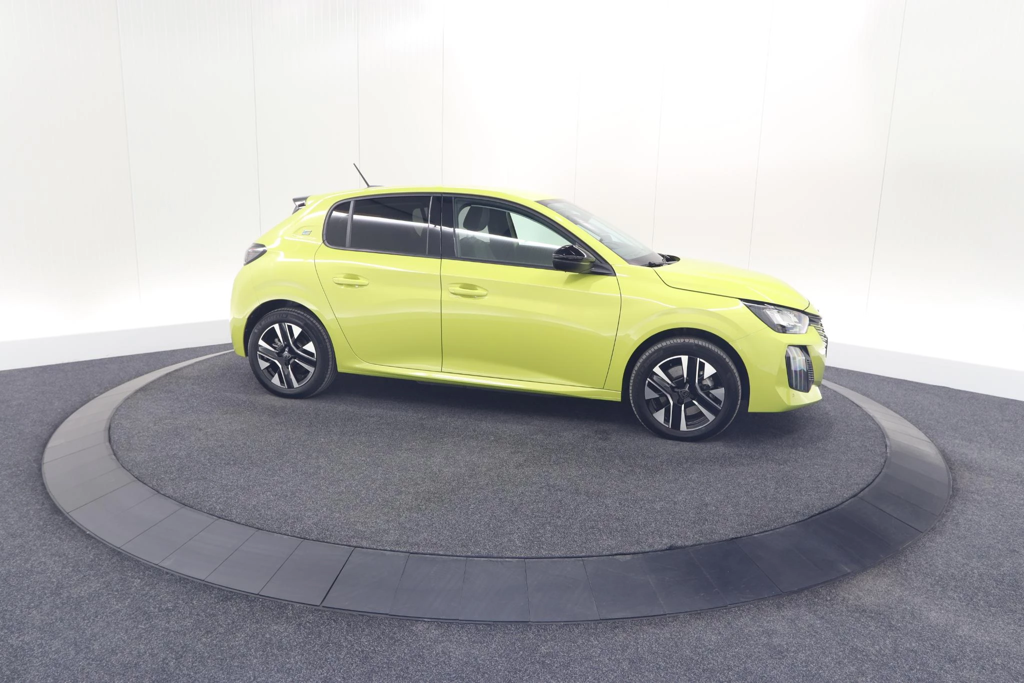 Hoofdafbeelding Peugeot e-208