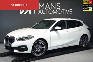 BMW 1-serie 118i / KEYLESS / LIVE COCKPIT / LEDER / DODEHOEK / CARPLAY / SFEERVERLICHTING