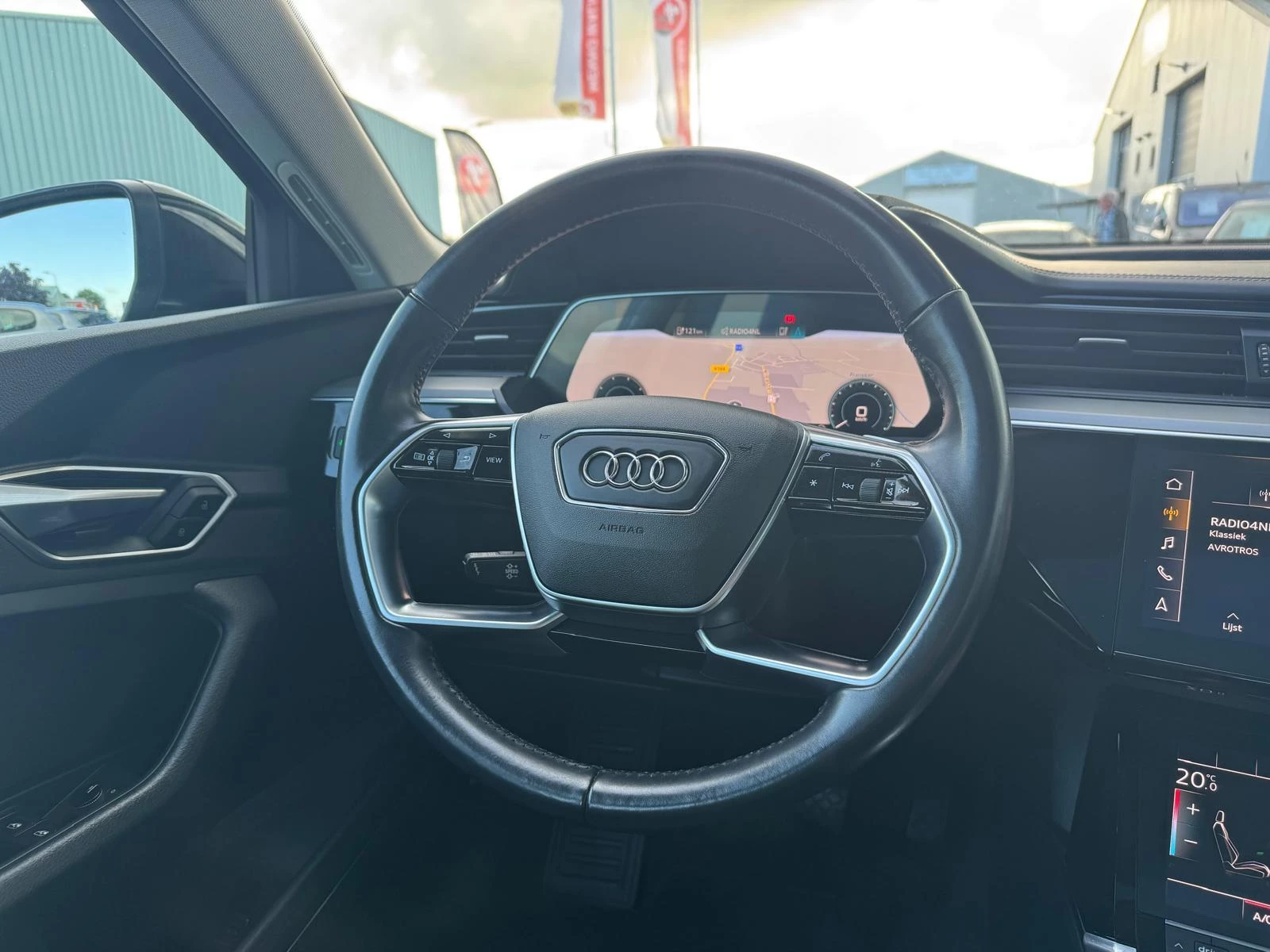 Hoofdafbeelding Audi e-tron