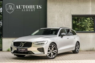 Hoofdafbeelding Volvo V60 Volvo V60 2.0 T6 Recharge AWD R-Design H&K Pilot Assist HuD