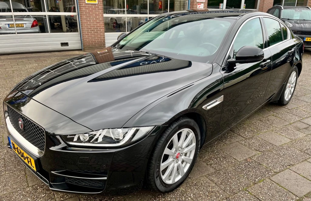 Hoofdafbeelding Jaguar XE