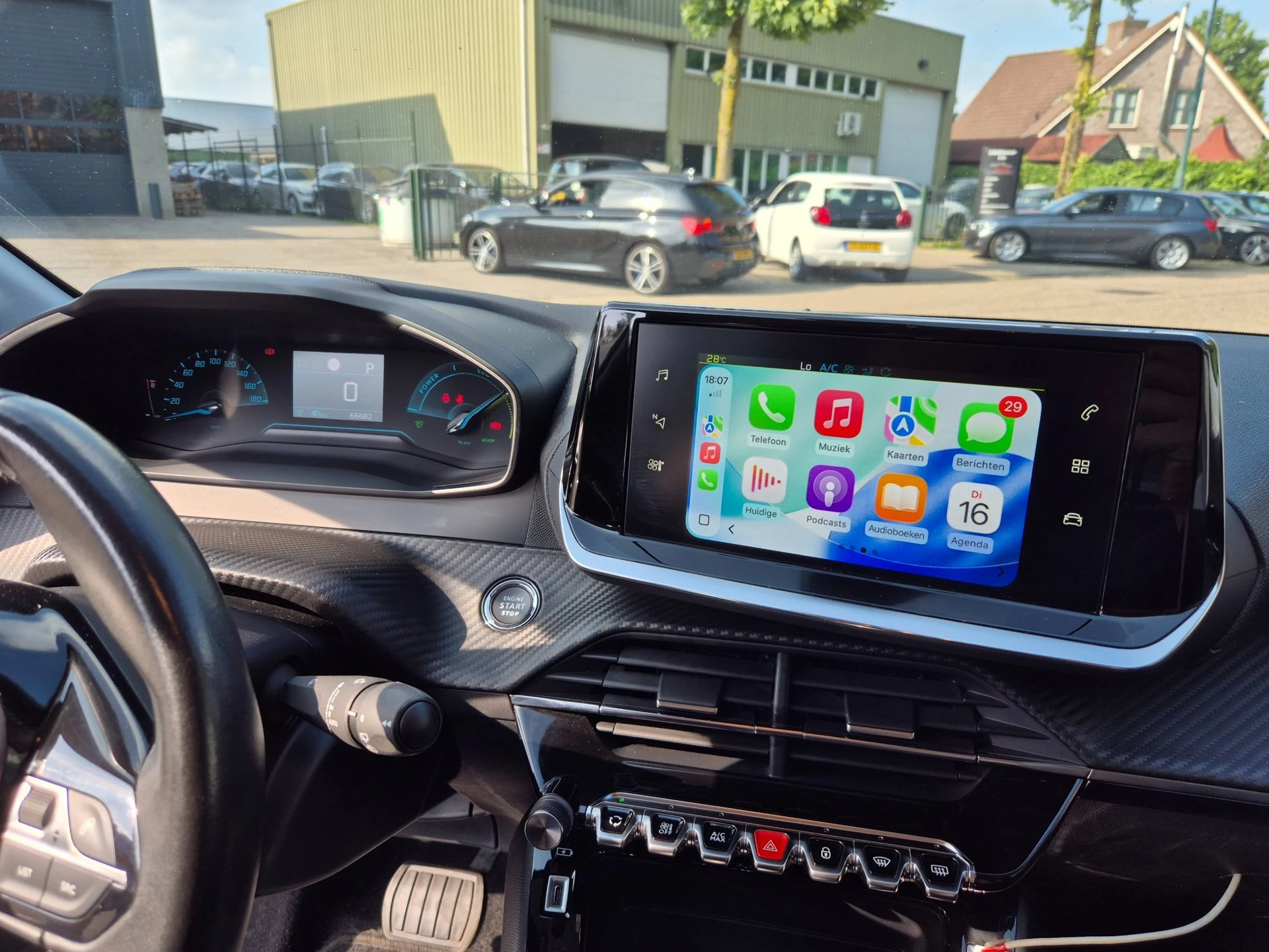 Hoofdafbeelding Peugeot e-208