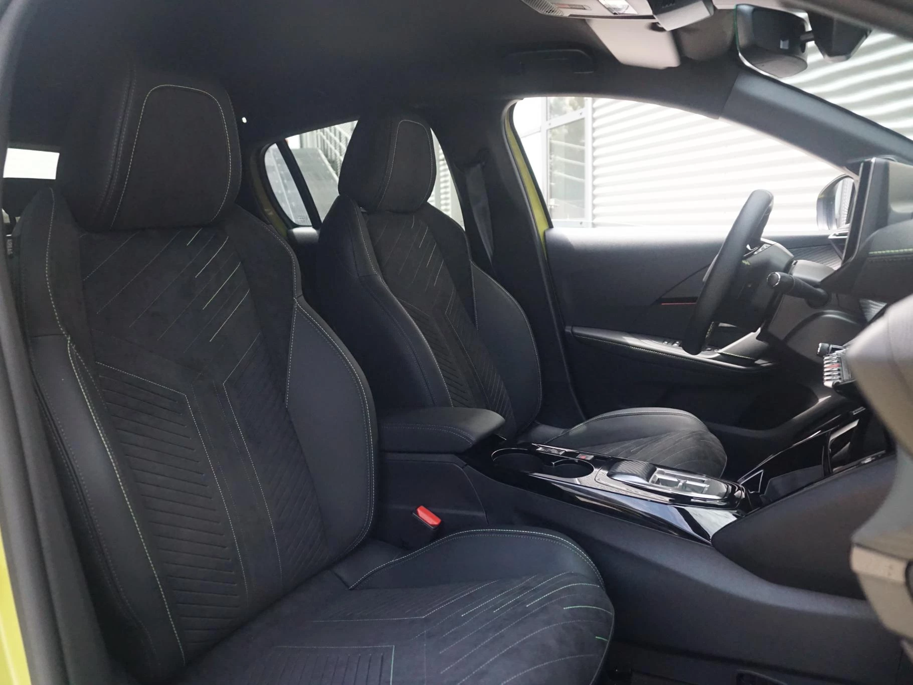 Hoofdafbeelding Peugeot e-208