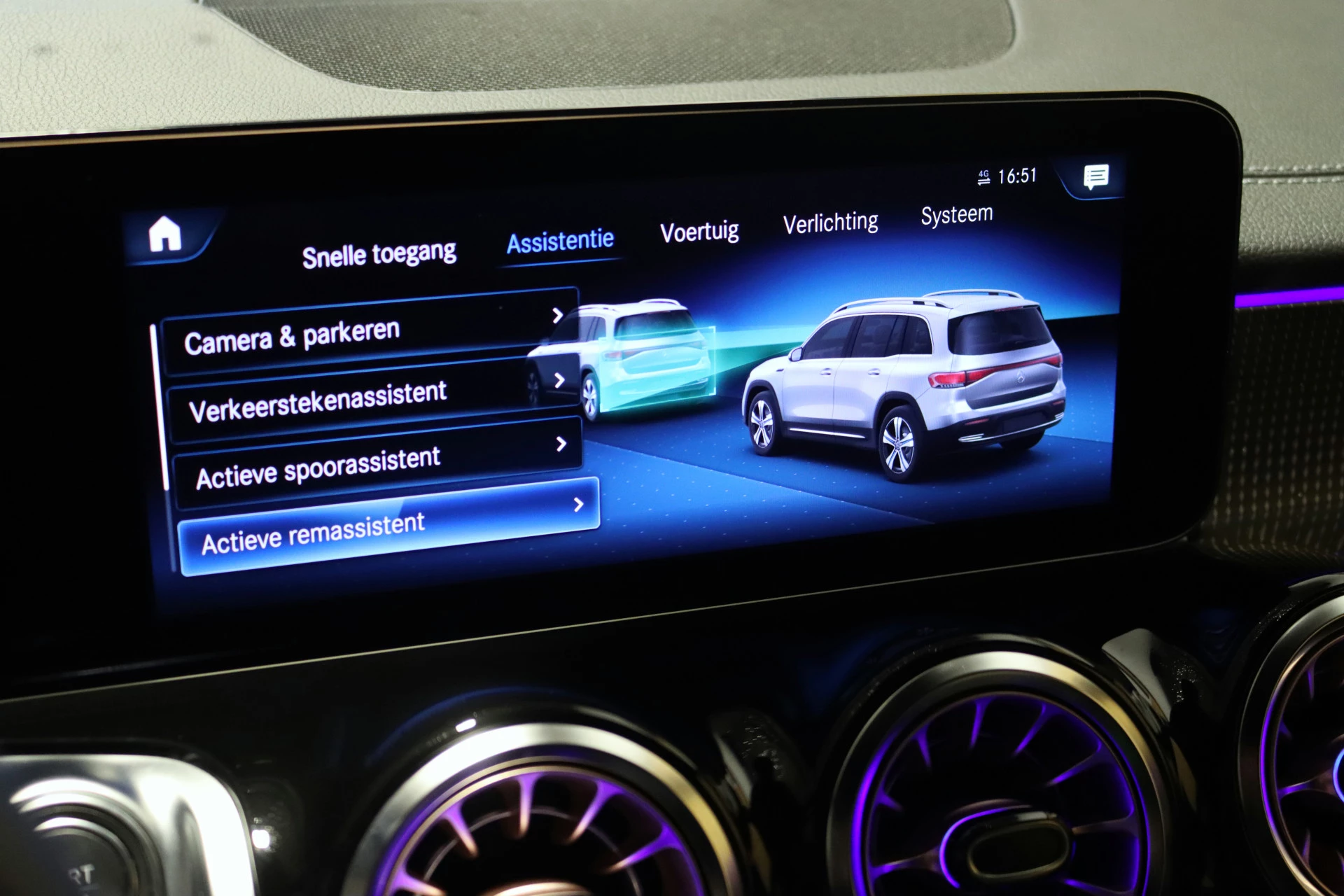 Hoofdafbeelding Mercedes-Benz EQB