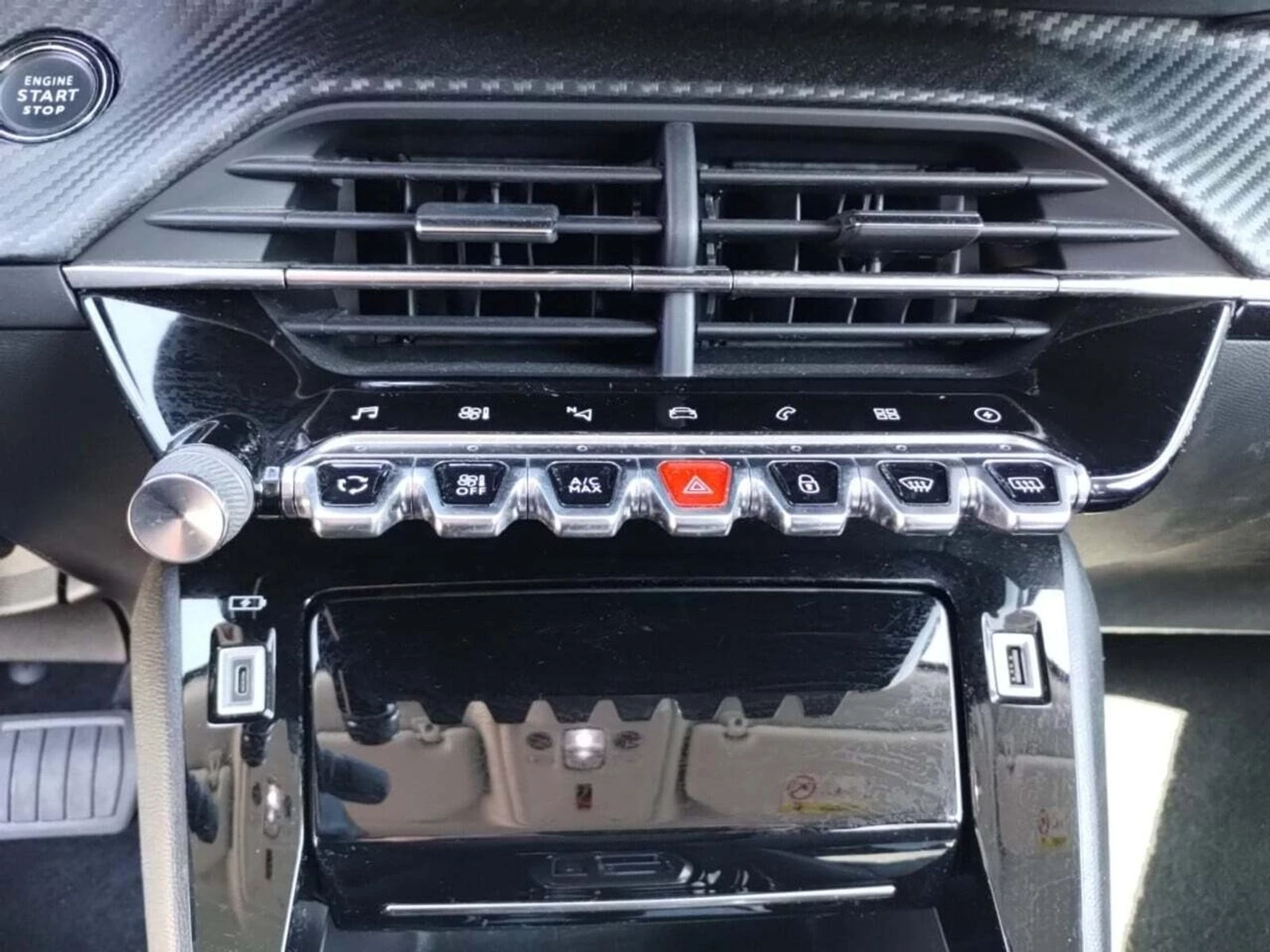 Hoofdafbeelding Peugeot e-2008